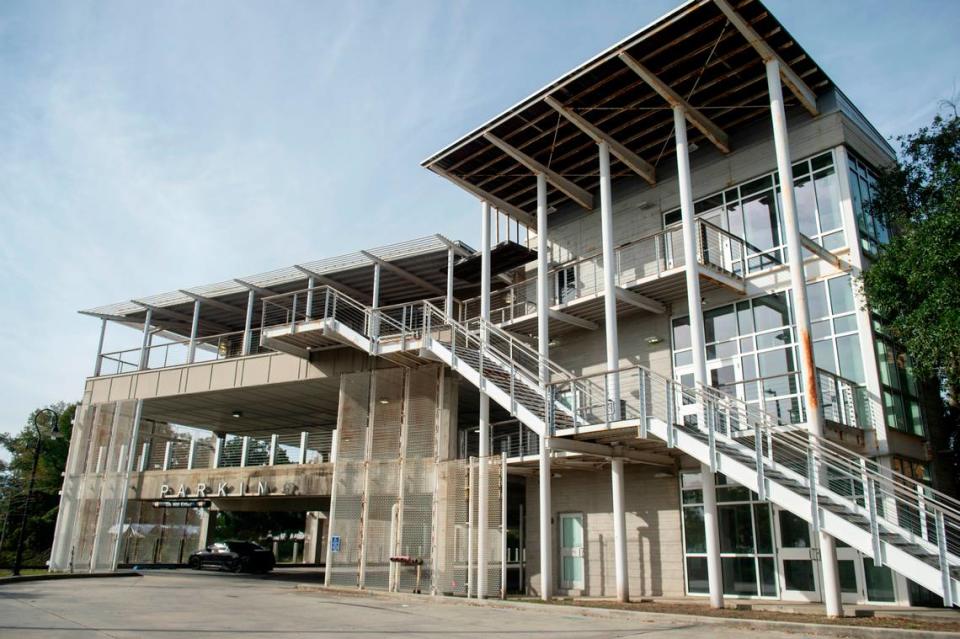 It doesn’t look like a parking garage, have good directional signs and it isn’t on Google Maps, but the city’s parking garage in Bay St. Louis is free and often has open spaces.