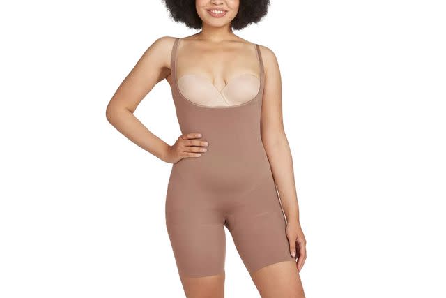 Shapewear Lines