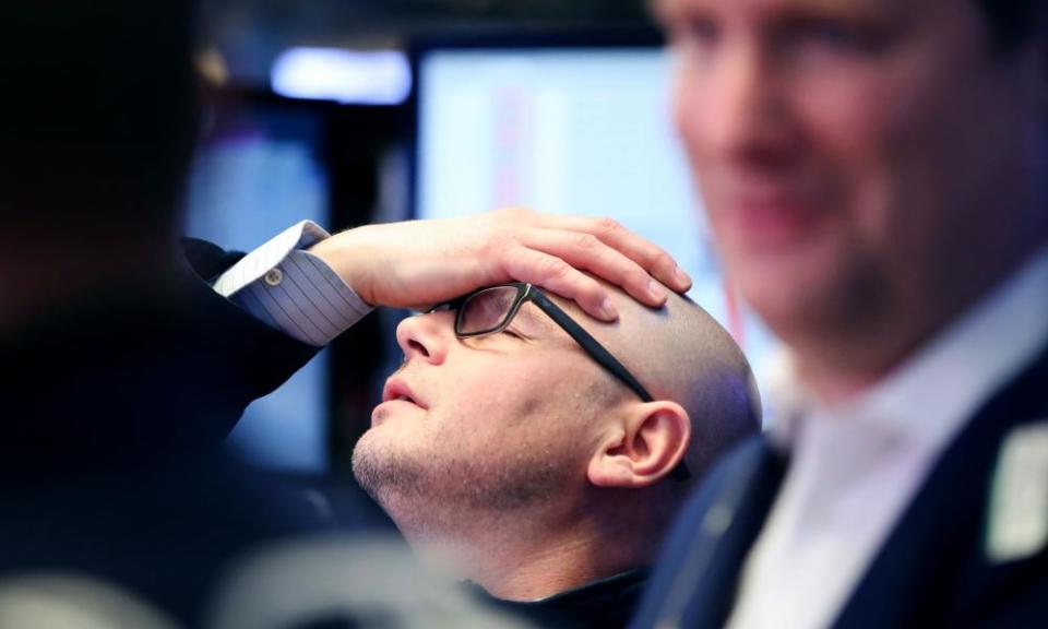 Asian markets fell sharply on Friday after a 3% in the Dow Jones in New York.