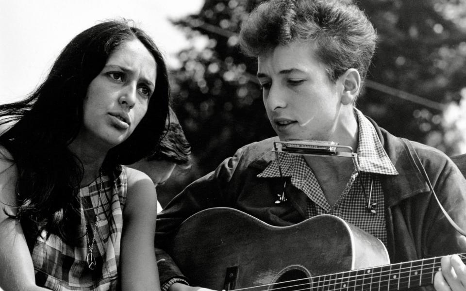 Joan Baez and Bob Dylan in Washington, 1963 - Alamy