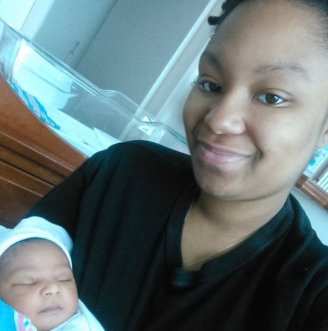 Shawnte Mallory with her daughter Bella in Fredericksburg, Virginia, on July 27, 2014.