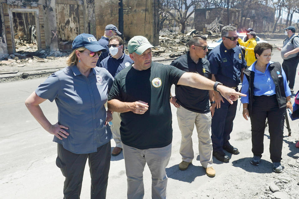 Josh Green points to damage (Rick Bowmer / AP file)