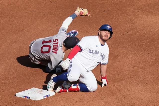 A Blue Jays fan caught two home runs in the same inning