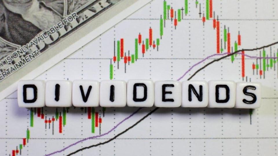 Dividend Investor Who Saved For Years Working '3 Jobs, 7 Days A Week' Reached $5,500 Monthly Income Portfolio Shares His Stock Picks And Secrets