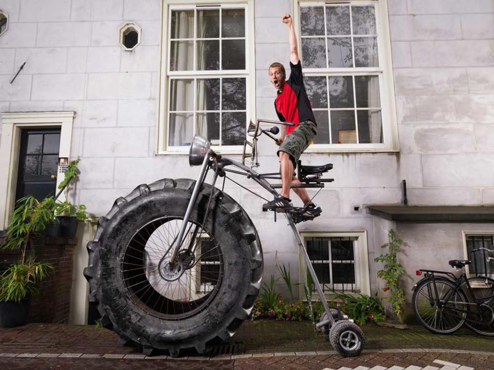 The heaviest rideable bicycle weighs 750 kg (1650 lb) and was built by Wouter van den Bosch (Netherlands) and ridden in Arnhem, Netherlands (Picture: Ranald Mackechnie/Guinness World)