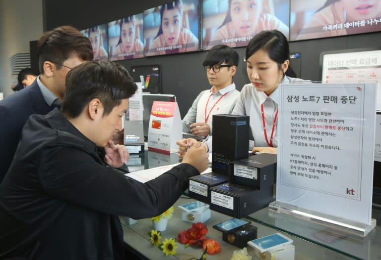 As an illustration of the loss of prestige suffered by Samsung, which is used to being treated as corporate royalty in South Korea, thousands of domestic Note 7 customers are expected to join a class action lawsuit seeking compensation