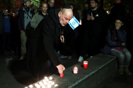 People gather at the New Synagogue in Berlin