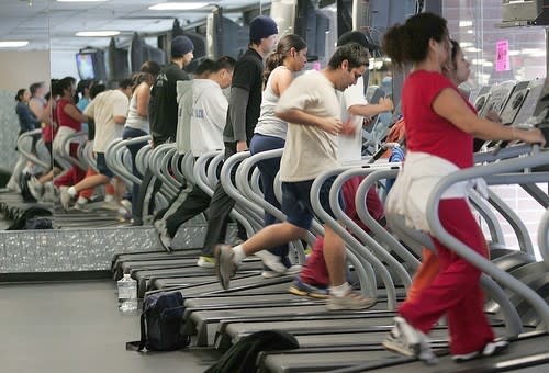 Gym memberships are among the contracts and subscriptions that consumers frequently find the most difficult to cancel. <span class="copyright">(Ringo H.W. Chiu / For The Times)</span>