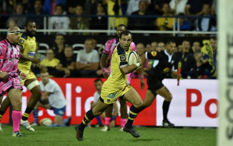 Clermont scrum-half Morgan Parra made his first start of the season and scored a try against Stade Francais