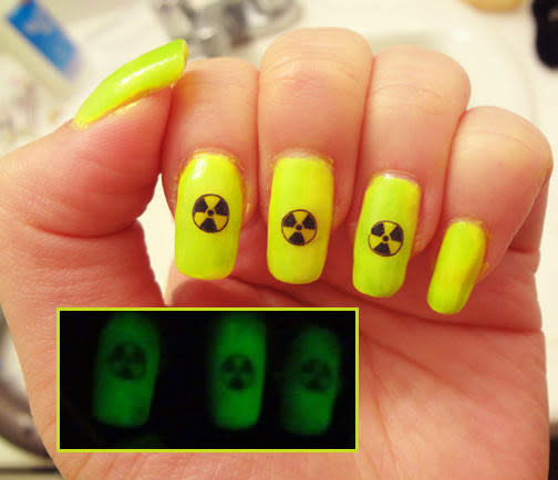 <div class="caption-credit"> Photo by: @cecikierk</div>Caution: @cecikierk's nails glow in the dark!