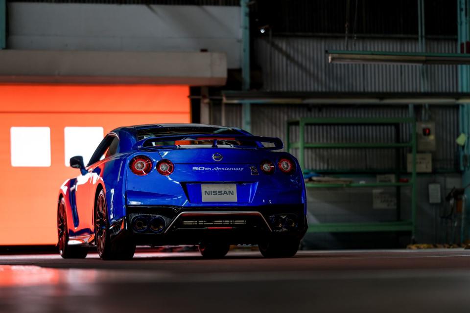 View 2020 Nissan GT-R Photos