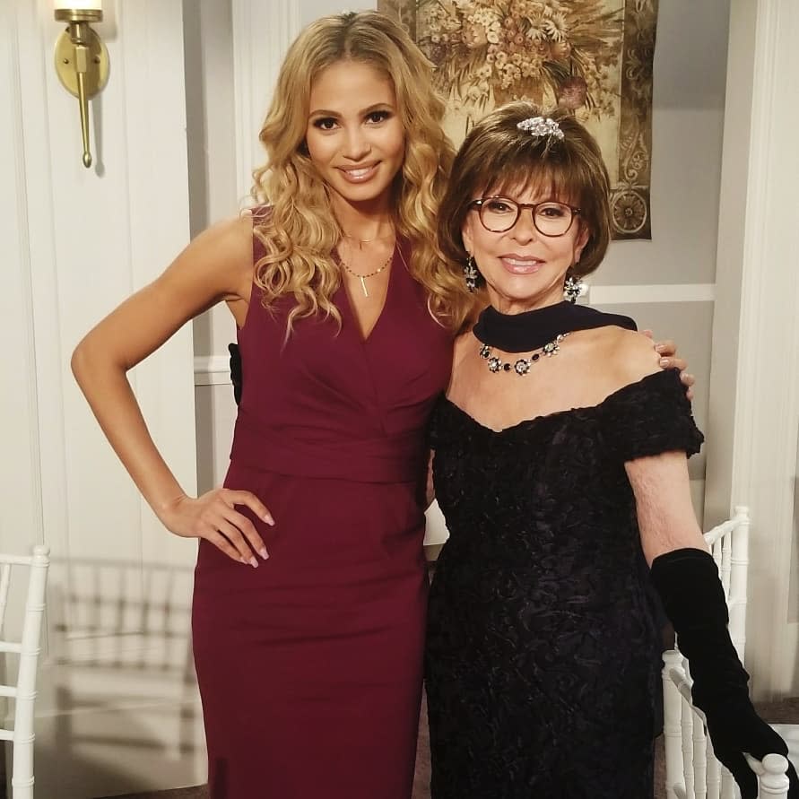 Su próxima incursión como actriz será junto a Rita Moreno para “One Day at the Time”. @greicesanto