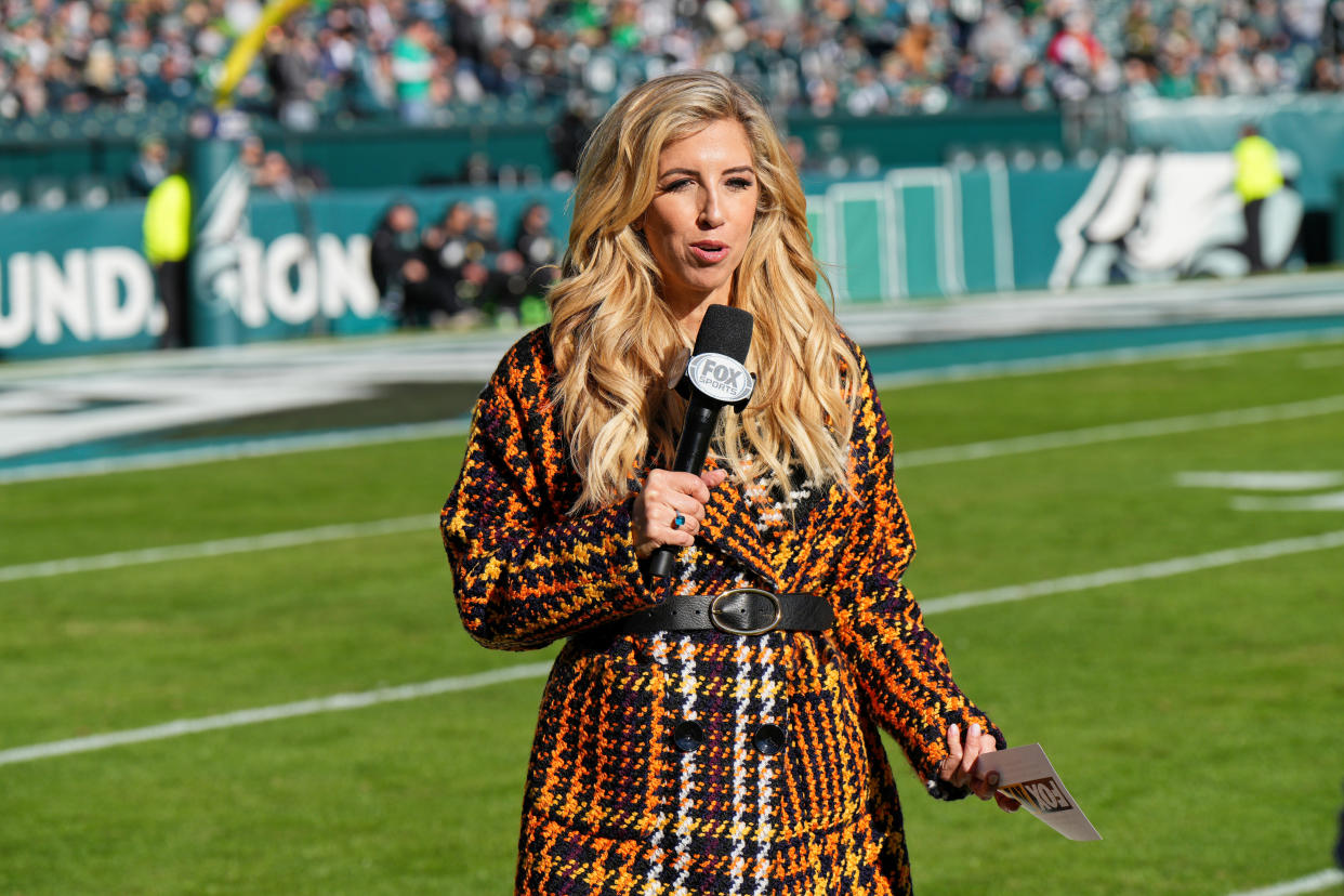 PHILADELPHIA, PA - DECEMBER 26: Fox Sports sideline reporter Sara Walsh reports during the game between the New York Giants and the Philadelphia Eagles on December 26, 2021 at Lincoln Financial Field in Philadelphia, PA. (Photo by Andy Lewis/Icon Sportswire via Getty Images)