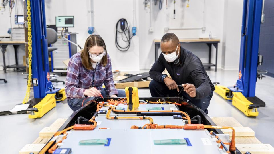 mary fredrick and dane hardware measure battery voltage ford battery benchmarking and test laboratory in allen park michigan