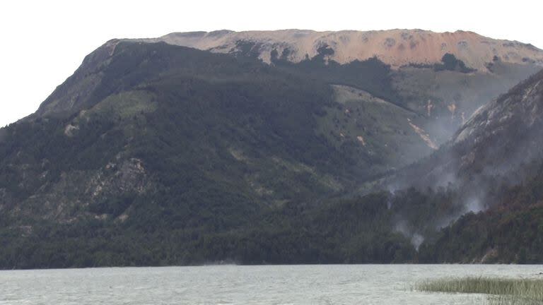 El fuego ya arrasó 600 ha en el Parque Nacional Nahuel Huapi