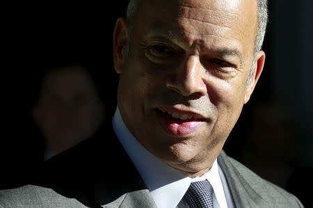 Department of Homeland Security (DHS) Secretary Jeh Johnson talks to the media about holiday travel at Union Station in Washington, November 25, 2015. REUTERS/Yuri Gripas