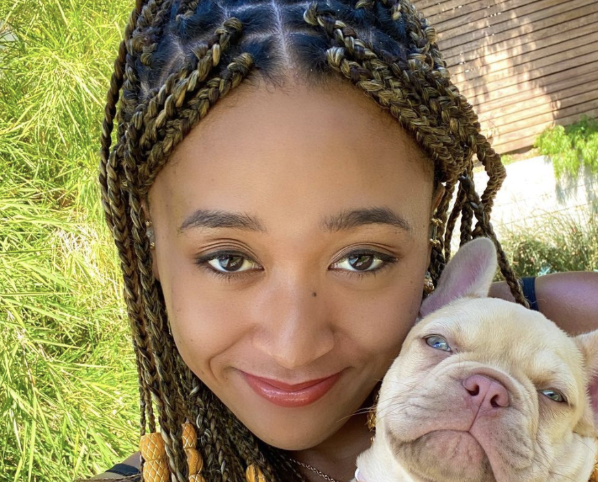 Naomi Osaka poses with her new puppy, a beige Frenchie (Photo: Instagram)