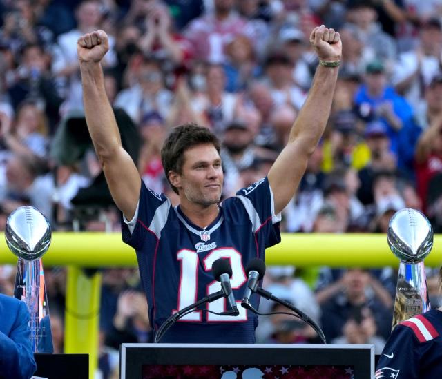 Tom Brady halftime ceremony: Patriots celebrate legend, announce QB will be  inducted into team Hall of Fame