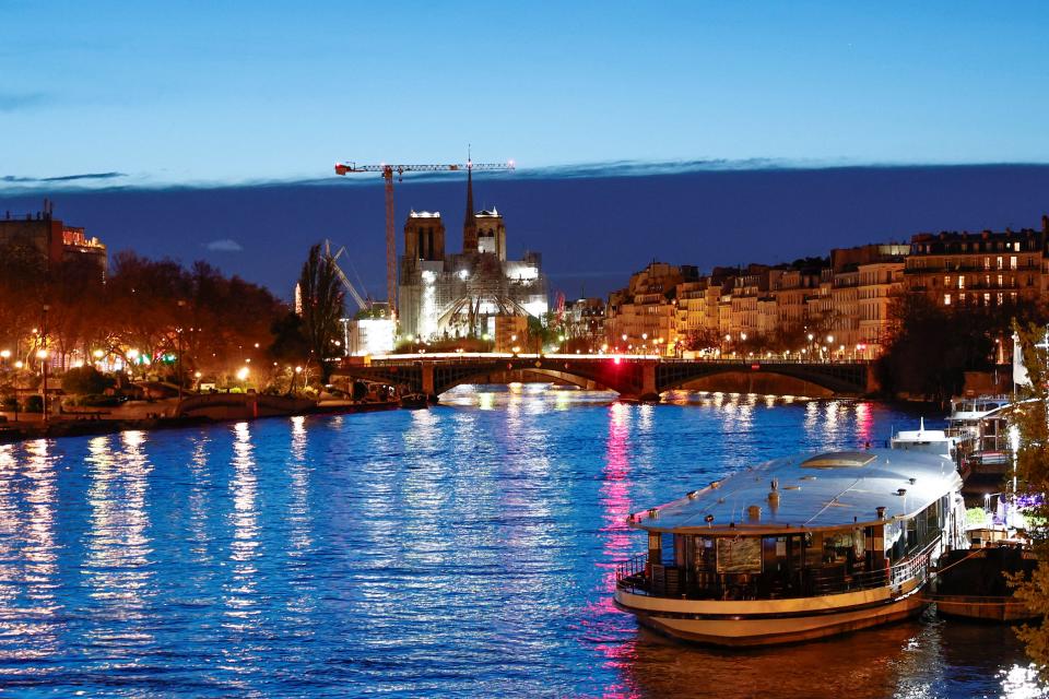 View of the River Seine near the Notre-Dame de Paris Cathedral. REUTERS/Gonzalo Fuentes