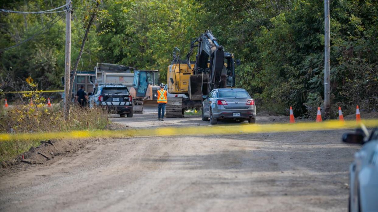 MRC des Collines-de-l'Outaouais responded to two fatal truck crashes Monday morning, the first in La Pêche and the second in Chelsea. ( Michel Aspirot/Radio-Canada - image credit)