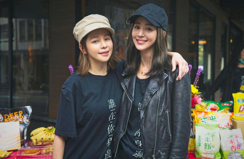 《誰在你身邊》徐若瑄（左）身兼製作人與演員，與張鈞甯（右）劇中飾演姐妹。（頤東娛樂提供）