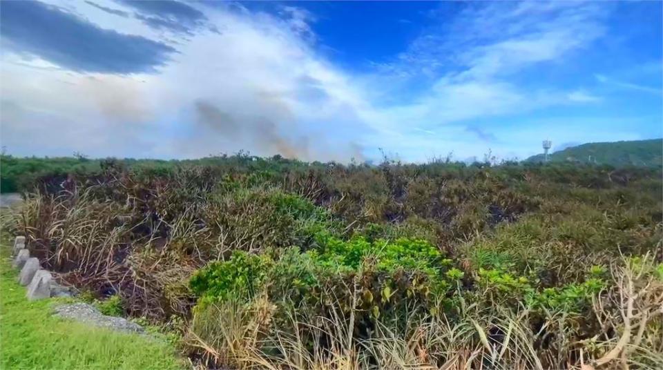 掃墓釀災？　綠島森林大火狂燒近1公頃　　空總派黑鷹灑水控制