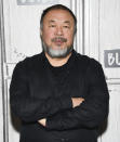 <p>Über den Bambi 2017 in der Kategorie “Mut” darf sich der chinesische Künstler Ai Weiwei freuen. Er kämpft gegen Unterdrückung und Zensur, was sich unter anderem in seinen Filmen, Bildern und Büchern widerspiegelt. Er stelle die Humanität ins Zentrum seines Schaffens und prangere an, wo er sie bedroht sieht, heißt es. (Bild-Copyright: Evan Agostini/Invision/AP Photo) </p>