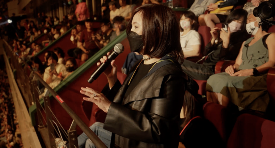 江蕙現身張清芳演唱會，被拱唱經典歌曲《家後》。（圖／上引娛樂提供）