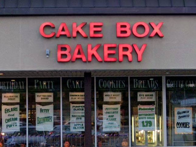 The Arlington Heights Cake Box Bakery opened in 1949. Image via Google Maps