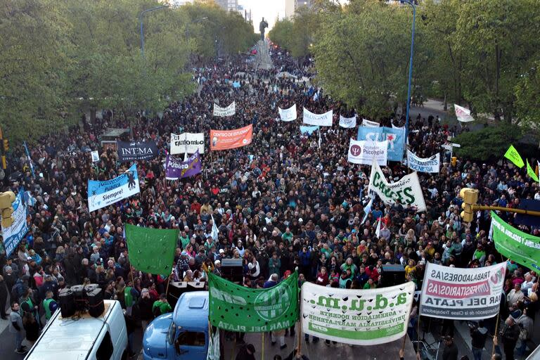 La marcha universitaria en Mar del Plata