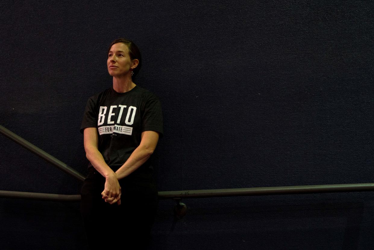 Amy O’Rourke, the wife of former Texas Rep. and Democratic presidential candidate Beto O’Rourke, listens to him speak last November. (Photo: Paul Ratje/AFP/Getty Images)