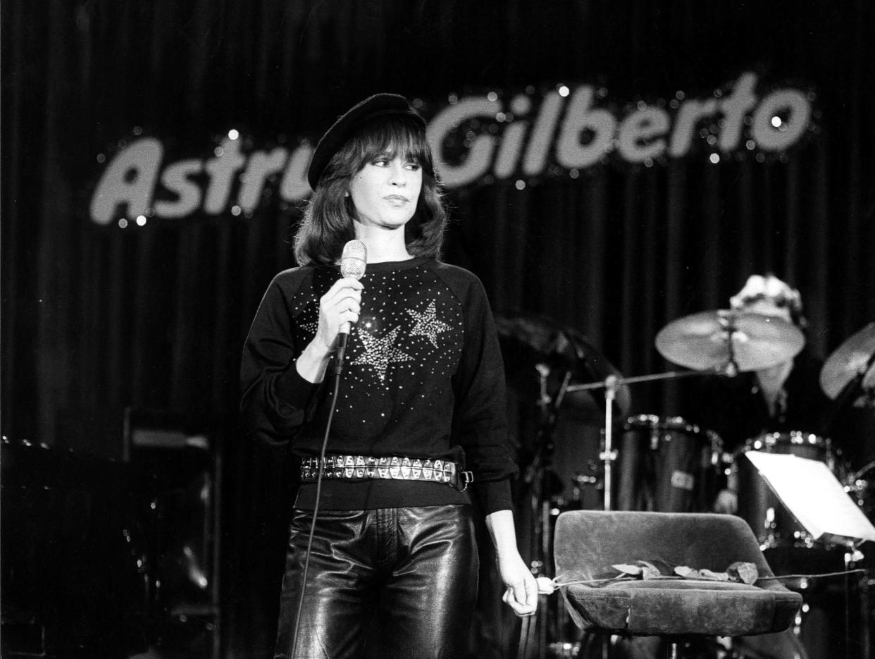 La chanteuse de bossa nova, Astrud Gilberto ( ici en 1984 ) est décédée ce lundi 5 juin 2023.