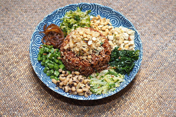 Popo Thunder Tea packs a lovely green punch with its slightly chewy brown rice for their 'lui cha' — Pictures by Lee Khang Yi