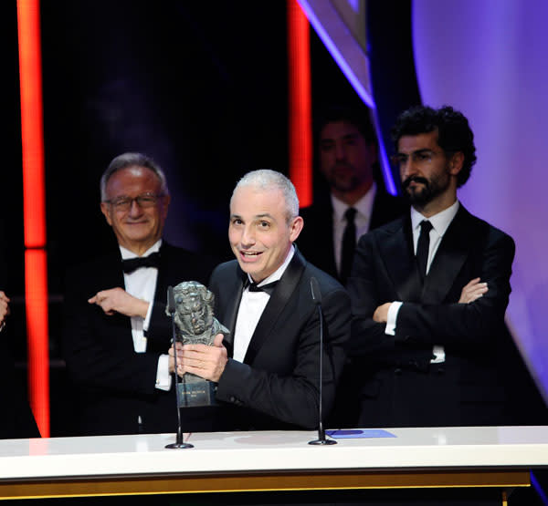 Pablo Berger recoge, junto a sus productores, el Goya a la Mejor Película por Blancanieves. En total han sido diez premios, la gran triunfadora de la noche