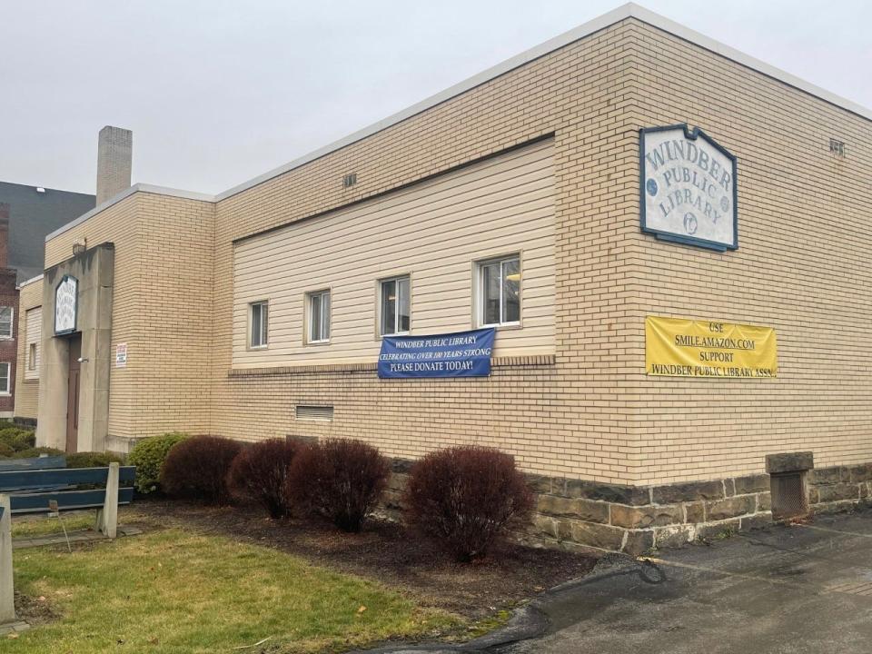 Banners encourage Windber Public Library patrons and the community to support the library with a financial donation.