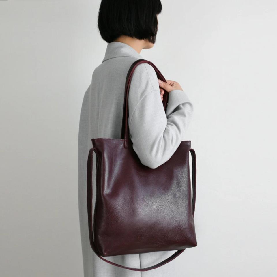 Multi-functional Leather Tote Bordeaux