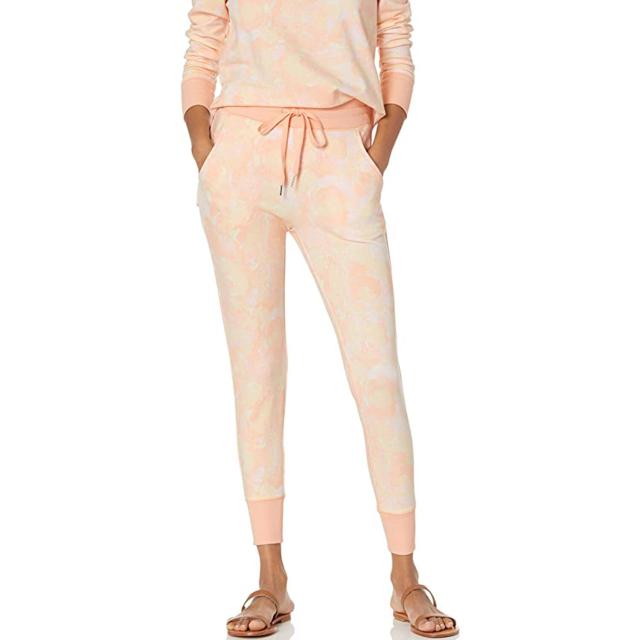 Travel Style Just Got an Upgrade With This Shopper-Favorite Sweatsuit From