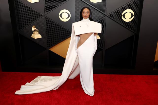 All the Best Red Carpet Looks From the 2024 Grammy Awards - Yahoo Sports