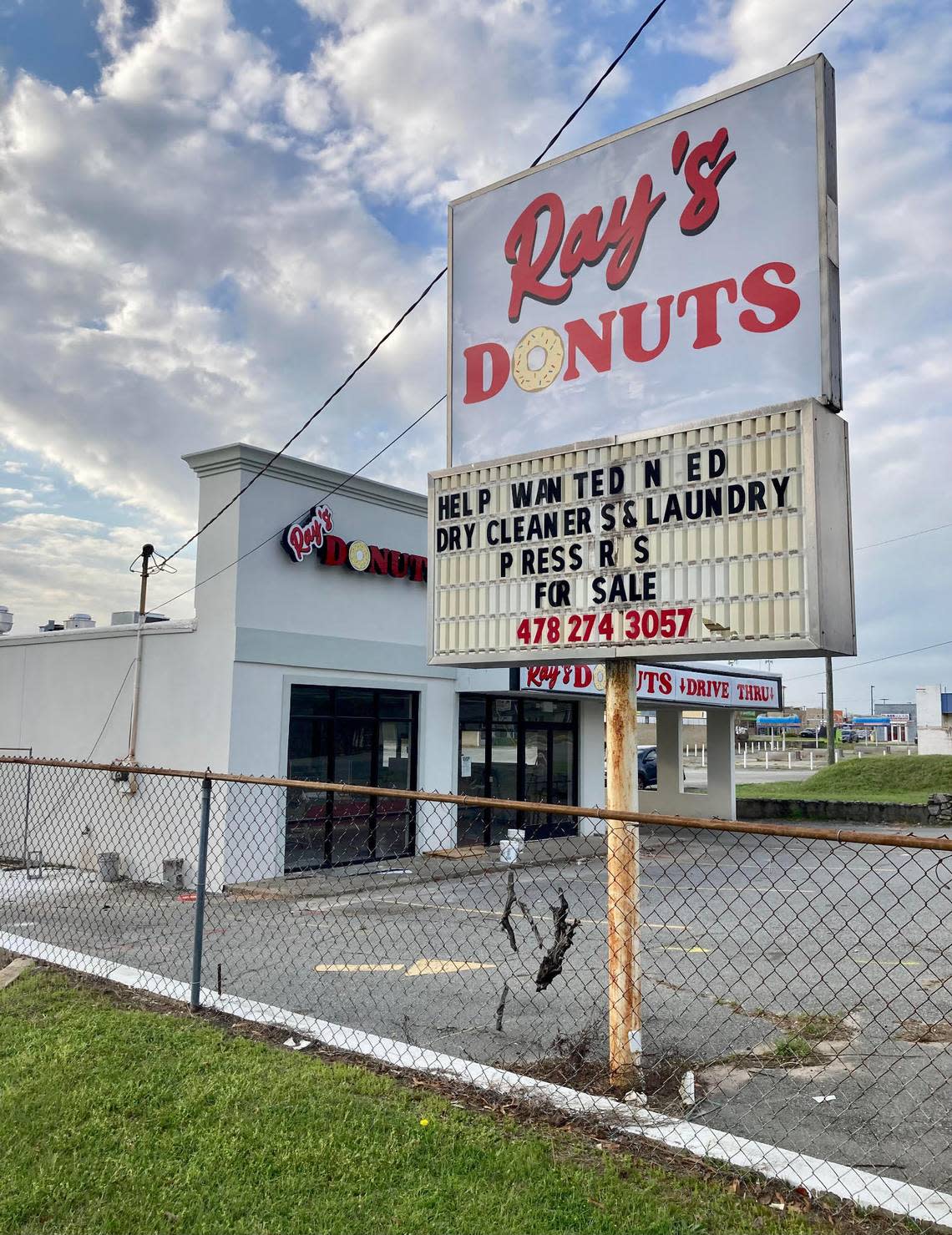 The former Keen’s Cleaners location at 405 North Houston Road in Warner Robins is undergoing a remodel to be transformed into Ray’s Donuts.
