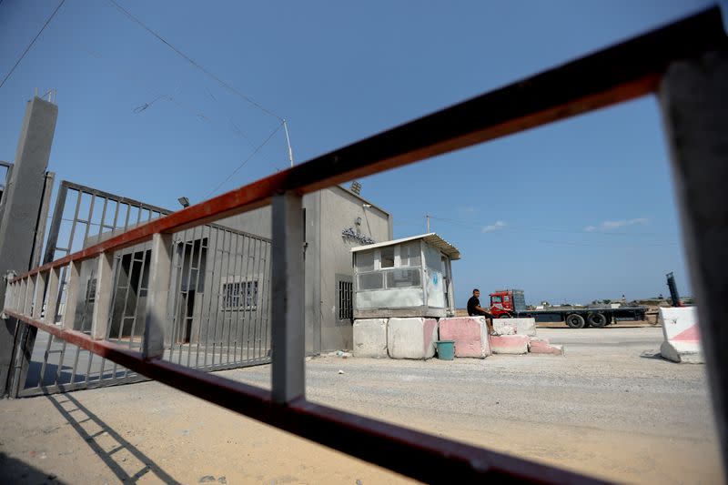 Israeli-Palestinian tension risks spark fighting along Gaza border