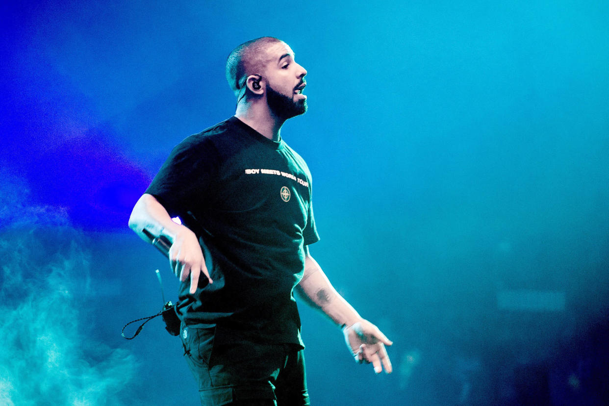 Les chansons de Drake (ici en concert en 2017), Adèle et tant d’autres sont bientôt de retour sur TikTok