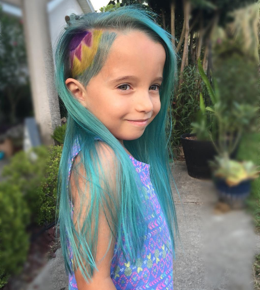 Little Lyra's Unicrorn 'do, courtesy of her mommy. (Photo: Instagram/@marythomaston)