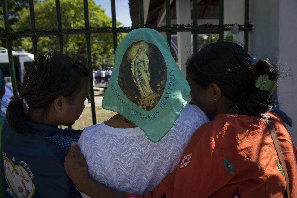 Auch im Christentum war es gang und gäbe, dass Frauen ein Kopftuch tragen mussten. In vielen Teilen der Welt tun sie das noch heute. (Bild: AFP)