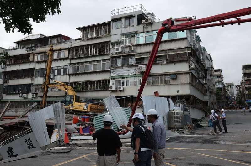 台北市中山區大直街7日晚間有多棟民宅傾斜，經查為鄰近建案施工不慎導致。（中央社資料照）