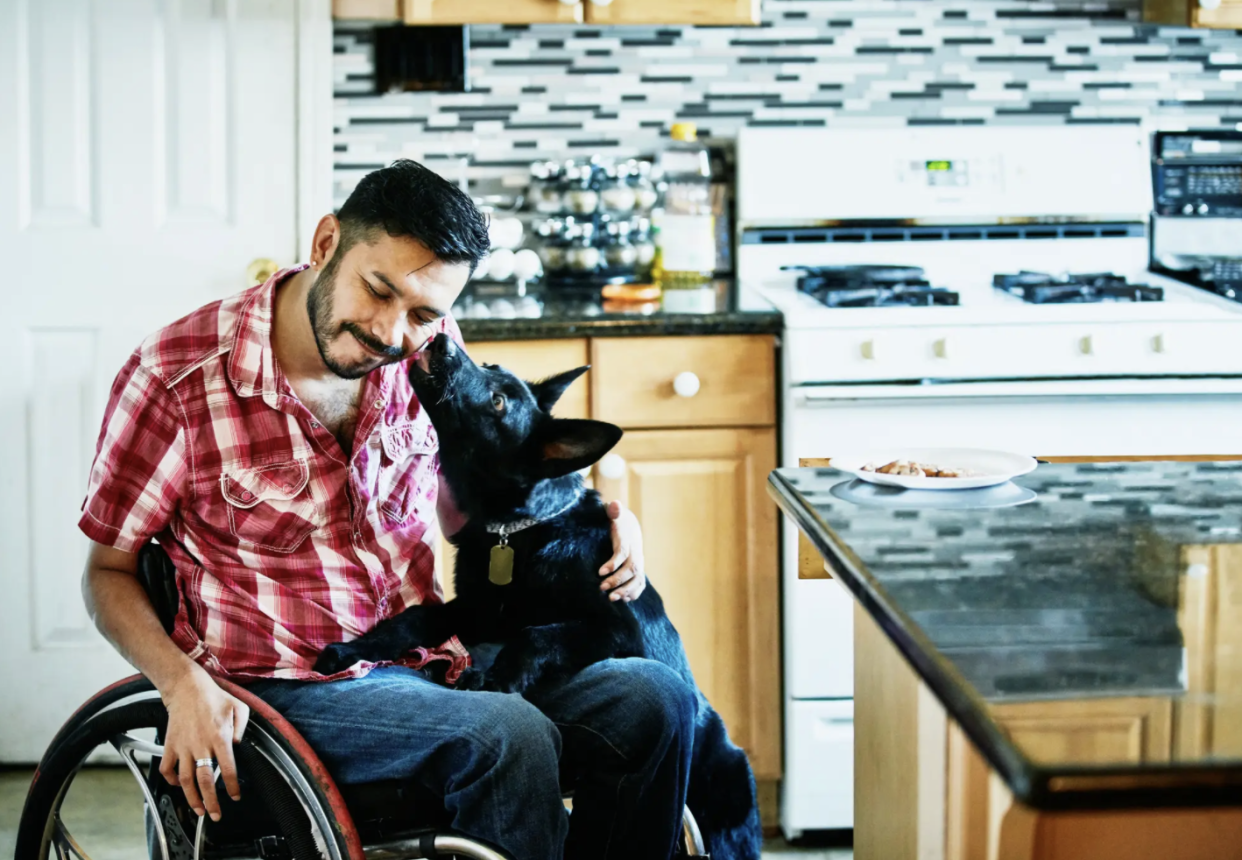 Eine der besten Wege, um eueren Cortisolspiegel zu senken, ist es, wenn ihr euch um ein Haustier kümmert. - Copyright: Thomas Barwick/Getty Images