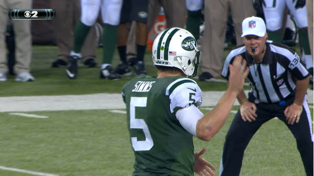 Matt Simms makes ref laugh with his salsa touchdown dance