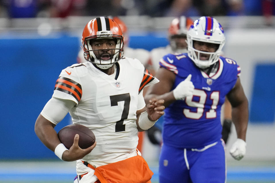 Cleveland Browns quarterback Jacoby Brissett scrambles during the first half of an NFL football game against the Buffalo Bills, Sunday, Nov. 20, 2022, in Detroit. (AP Photo/Paul Sancya)