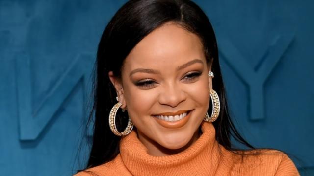 Rihanna Signs Deal With LVMH to Create Her Own Makeup Brand