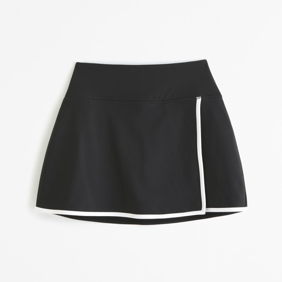 Get Abercrombie & Fitch’s Latest Tennis Core Styles for 25% off