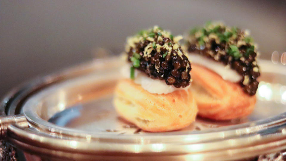 caviar eclairs, le fantastique